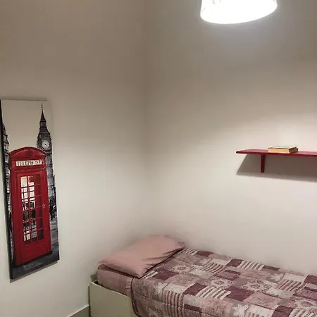 Genovahost - Low-cost Brignole Apartment *